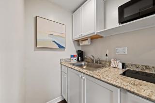 Cozy Coastal Cutie | Budget-Friendly Beach Escape - 6