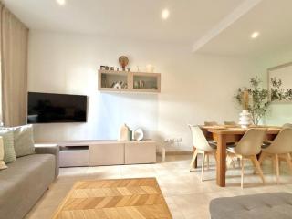 Valencia Beach Escape - 4 Min Walk to Beach - 9