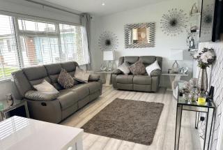 Dog friendly chalet in Hemsby by Winterton Cottages - 9