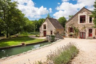 Water Mill - Private Lake - Fiber Wifi - Burgundy - 9