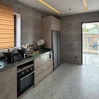 Premium 3-bedroom duplex Fidjrossè beach - 5