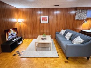 Bright & Spacious 2-Bedroom Suite 10-Min Walk to Yonge Subway Free Parking - 9