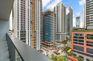 Premium High-Rise Living at 501 First - Downtown Miami - 7