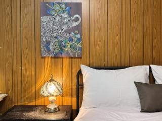 Bright & Spacious 2-Bedroom Suite 10-Min Walk to Yonge Subway Free Parking - 2