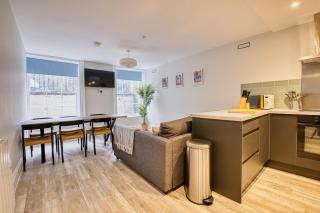 Cheltenham Stay, 8 Private Self-Contained Apartments by mySTAYINN - 5