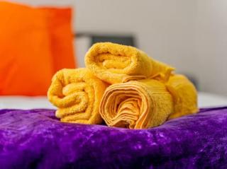 Modern Westside Apartment Bridge Street West - 2