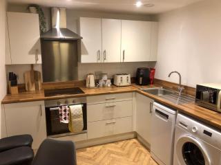 City Centre Penthouse, Free Parking, Sleep 4 - 9