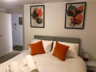 City Centre Penthouse, Free Parking, Sleep 4 - 8