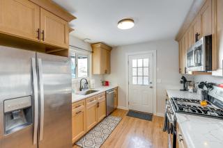 Walkable Adventure Base in Midtown Anchorage - 9