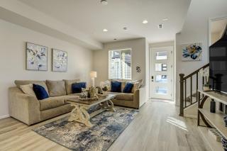 New Briargate Townhome - Mtn Views - Garage - 4