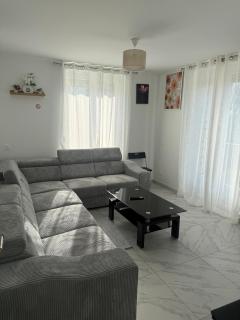 Maison proche Charles de Gaulle et Paris L1 - 0