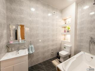 GIANT & Comfortable Downtown Oasis 2 Balcony - 4