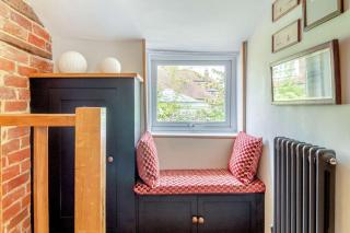 Charming 1BR Cottage - 1