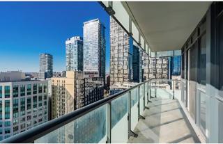 Condo by Rogers Centre & CN Tower - Free Parking - 9