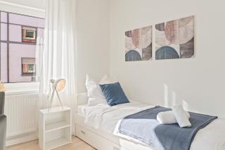 KRelax Urban Gold - Zentrales Apartment mit Smart TV - 4 Schlafzimmer für 8 Gäste - 4