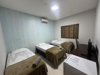 Quarto Americano perto da BR famílias, grupos - 5