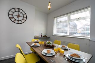 Bright Bedrooms-Contractors Stay-Free Parking-Central- Free WiFi - 1