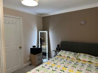 40 Kennett Gardens - 7