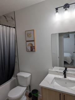 Granny's Hug, a cozy 2 Bedroom Basement Suite - 2