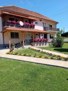 Etno Kuća Jaćimović 1 - 0