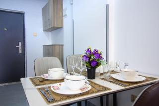 Luxe 1 bed with extra room with extra bed with Gym parking & city views - 1