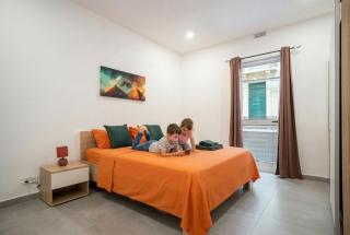 Balluta Bay Seaside 4-Bedroom Apartment Near Sandy Beach - 7