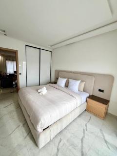 Aube Hivernage Design Apartment with Pool - 8