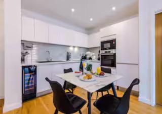 #73 The Axium Suite Bham CC Sleeps 6 - perfect for contractors and relocations - 9