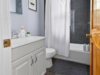Spacious Allston 2BR Near BU - 6