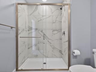 Luxe 3bd Brighton - 2