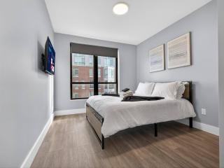 Spacious 3BR Boston Base | Free Parking - 9