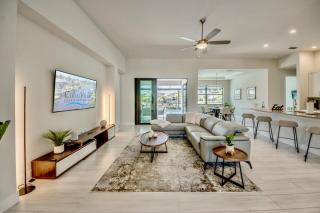 CoralVilla Bright Side - brand new with pool, spa, BBQ grill, boat dock - 8