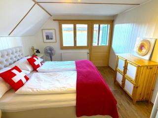 Concierge, Swiss Alps Scenic Views by SwissHut - 8