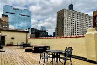 Spacious Downtown Penthouse Vintage, Gym & Balcony #3 - 4