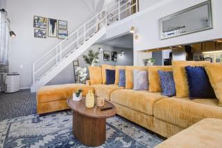 Downtown Penthouse I Vintage , Gym & Balcony #5 - 2