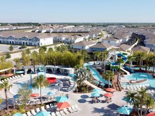 Stunning 5BR Family Townhome with Splash Pool-746G - 7