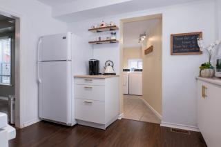 Wellington PEC Cottage Steps to Beach and Downtown - 1