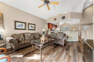 Glory Daze - Overlooking the Golf Course - 8