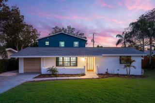 Palm Shell Villa - Pool - Pickleball - Hot Tub - 2