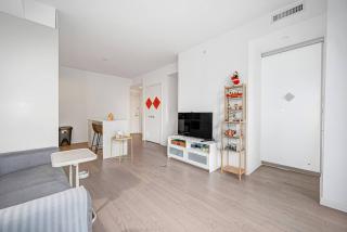 Heart of Downtown ·Modern 2BR ·Gym ·Pet Friendly - 3