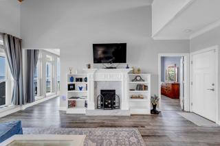 The Ocean Belle on Private Beach - 3