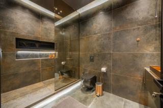 Studio 8 black & Yellow Urban Apartment City Center - 2