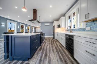 Brand New Luxury Old Port Home with Hot Tub - Fire Pit -Sleeps 10 - 3