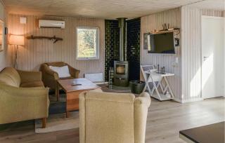 4 Bedroom Amazing Home In Ørsted - 8