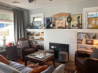 Amenities Galore Sweet Lil Bungalow in Sheridan - 9