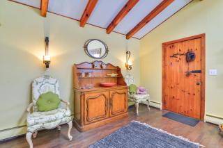 La Petite Chalet with Views in Blue Ridge Mtns! - 3