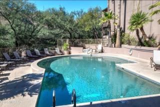 New listing all new furniture king beds in foothills 2 pools - 3