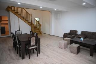 Jrvezh Town House - 1