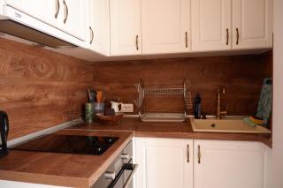 Central 1-Bedroom Apartment with Balcony & View - 5