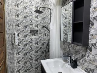 Tree fort property 2 - 3